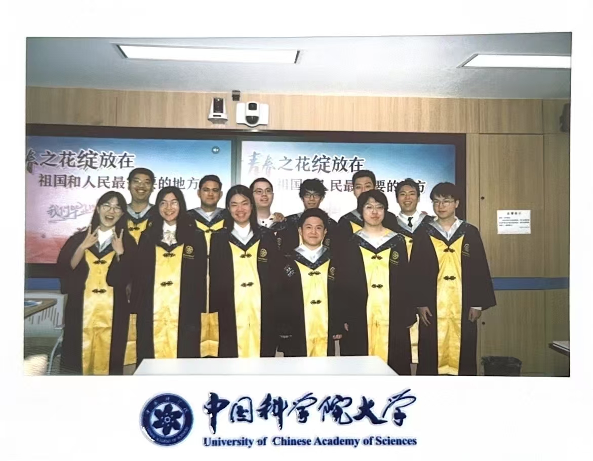 hzyuzu毕业2.jpg